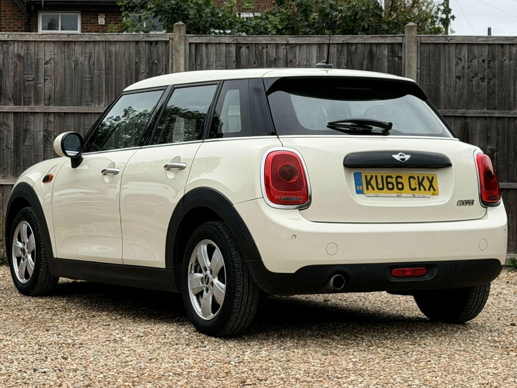 Mini Hatch 1.5L Cooper White #4