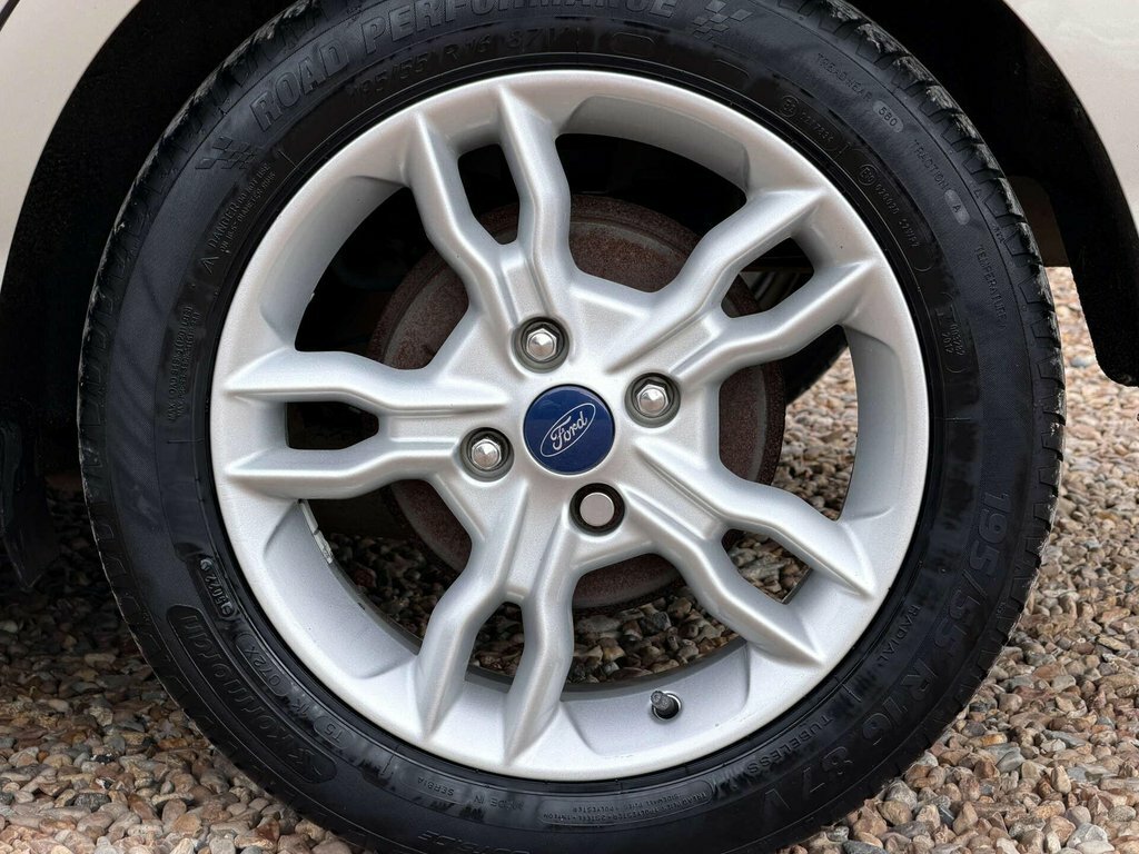 Ford B-Max 1.0 Ecoboost 125 Titanium X Red #26