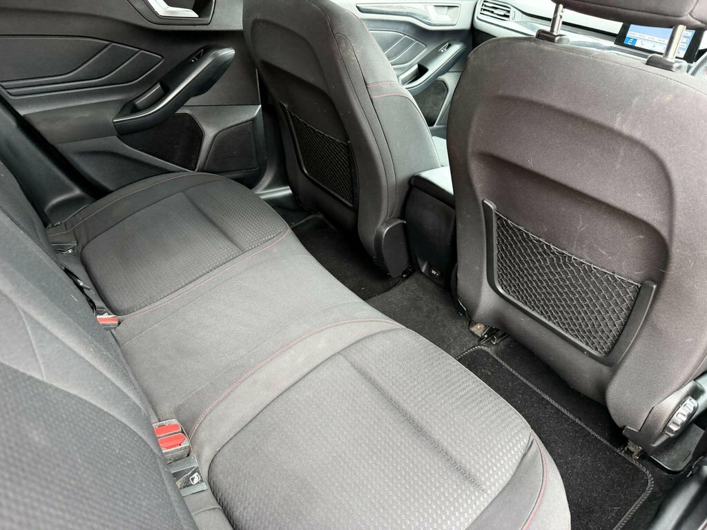 Ford Focus Titanium 1.0 125Ps Silver #35