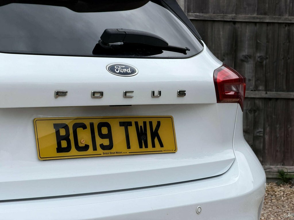 Ford Focus Titanium 1.0 125Ps Silver #23