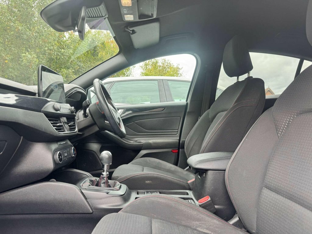 Ford Focus Titanium 1.0 125Ps Silver #31