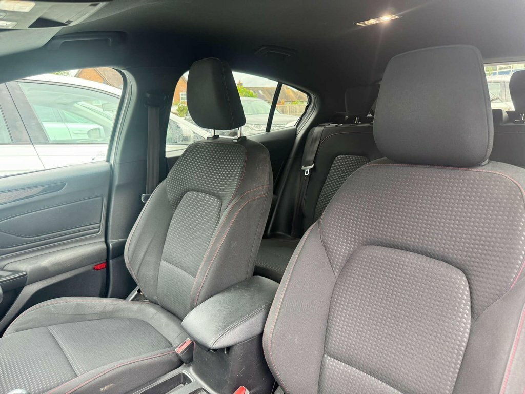 Ford Focus Titanium 1.0 125Ps Silver #32