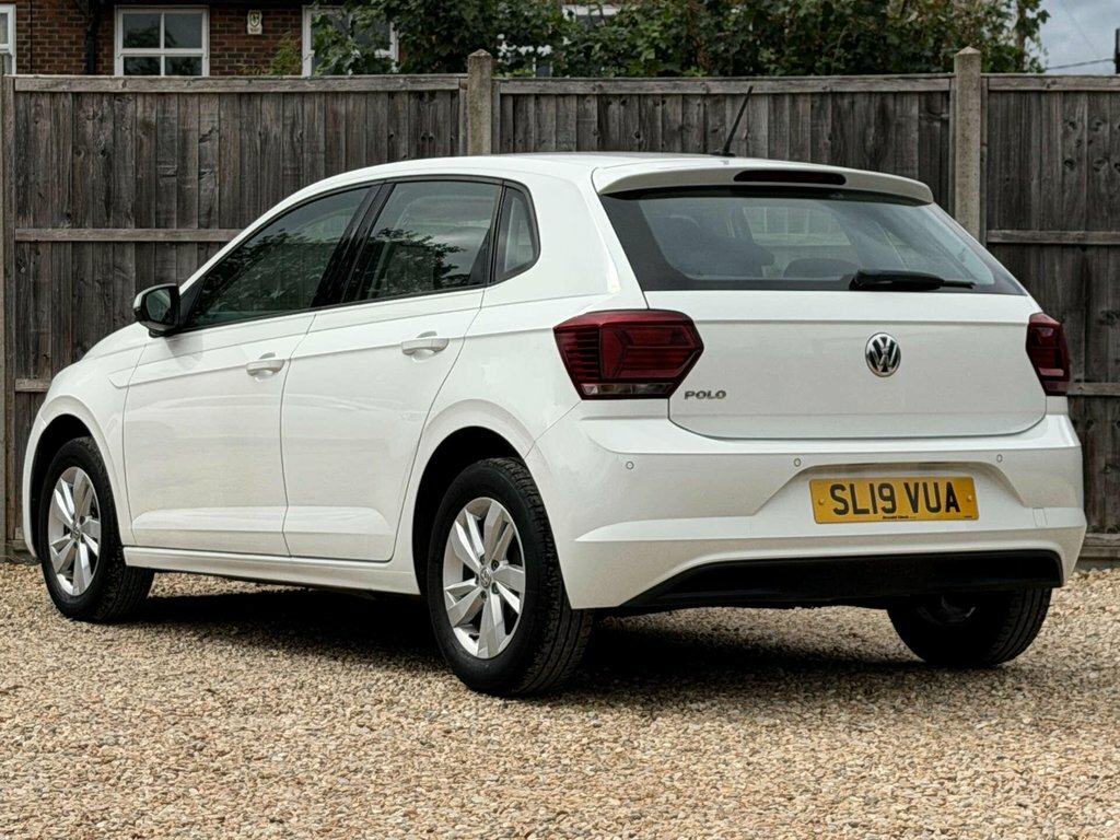Volkswagen Polo 1L Se White #4