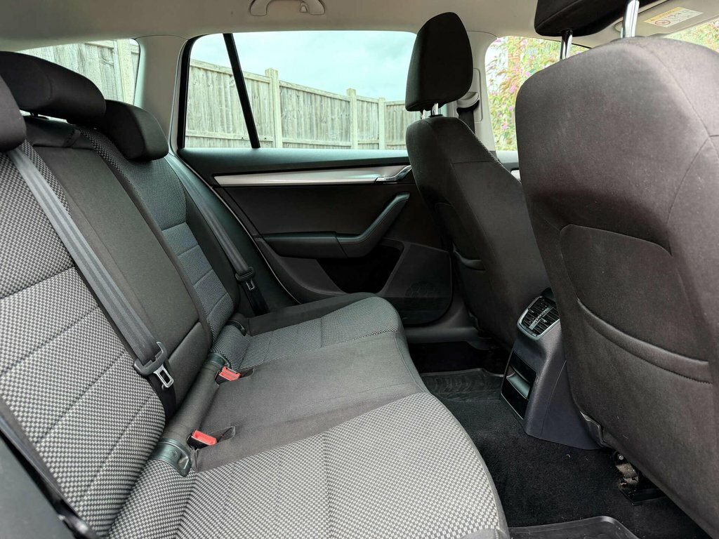 Skoda Octavia 1.6 Tdi Se Grey #8
