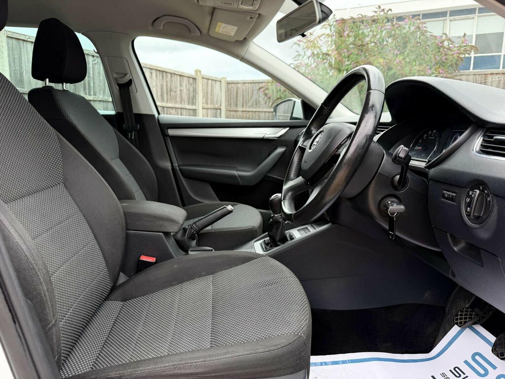 Skoda Octavia 1.6 Tdi Se Grey #27
