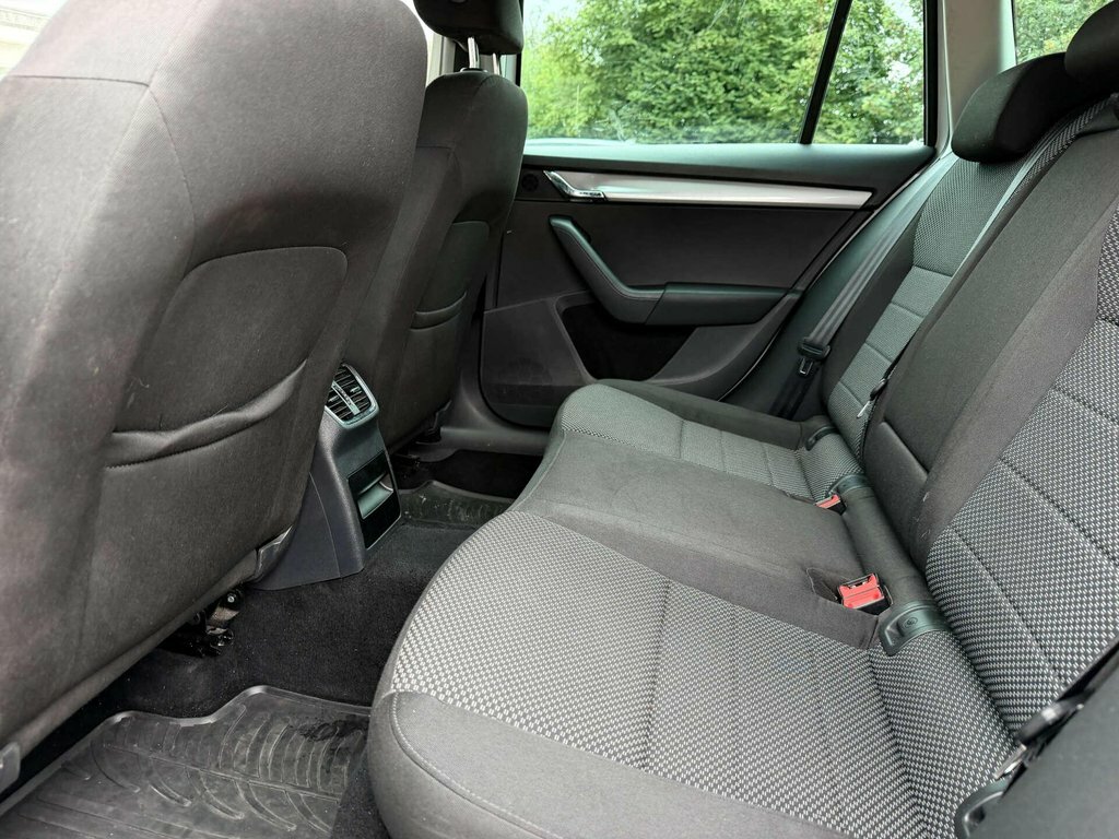 Skoda Octavia 1.6 Tdi Se Grey #32