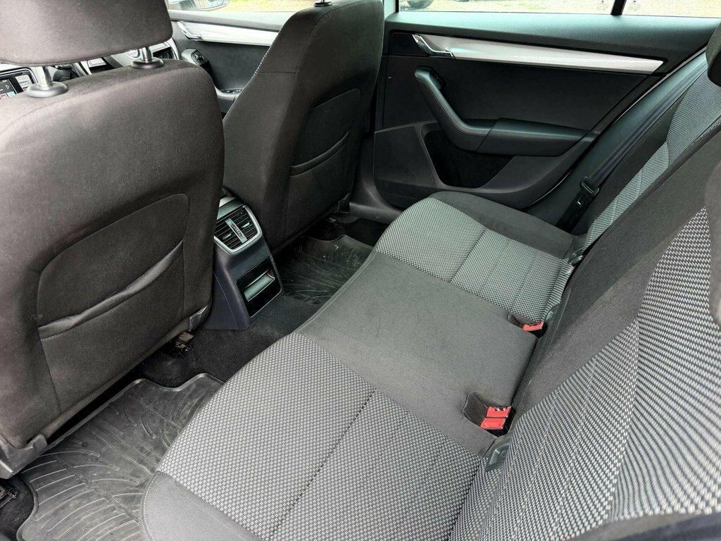 Skoda Octavia 1.6 Tdi Se Grey #31