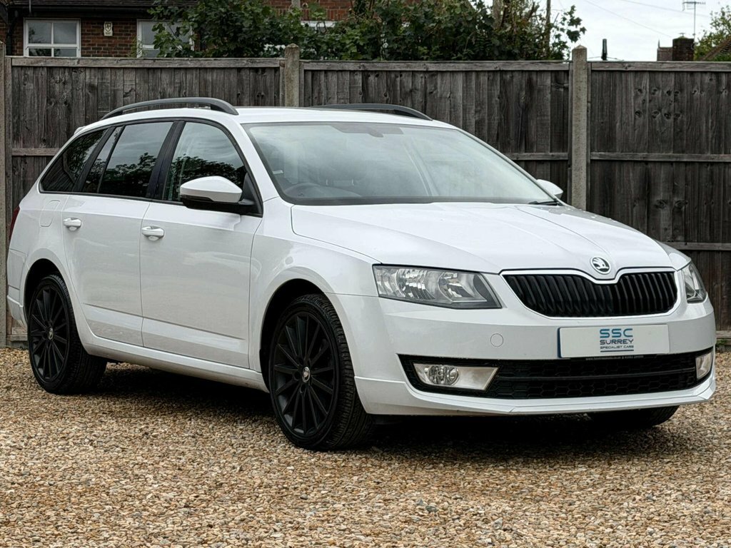Skoda Octavia 2L Black Edition White