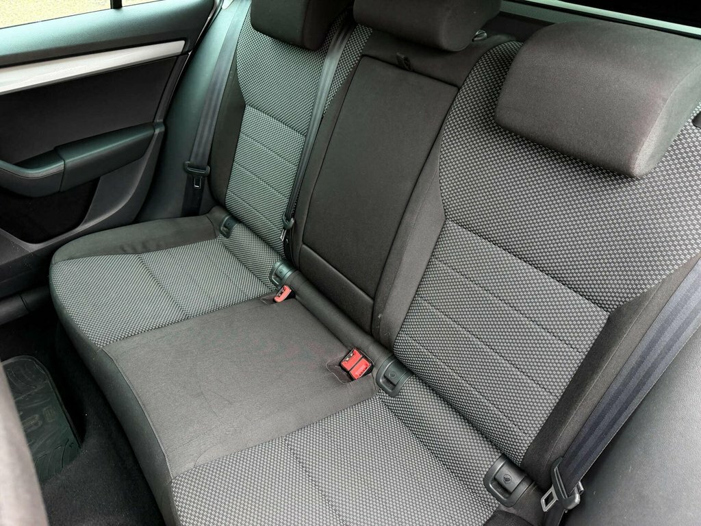 Skoda Octavia 1.6 Tdi Se Grey #9
