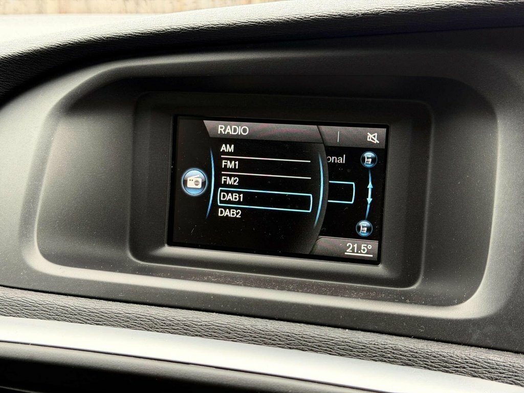 Volvo V40 2L Momentum Grey #56