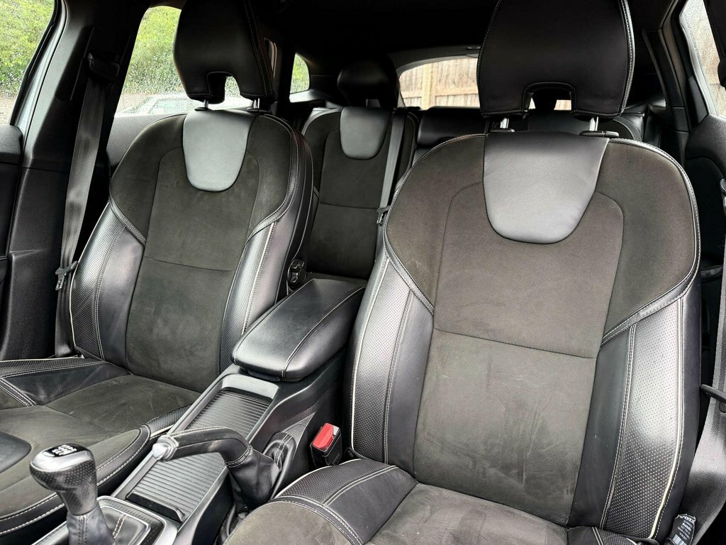 Volvo V40 2L Momentum Grey #31