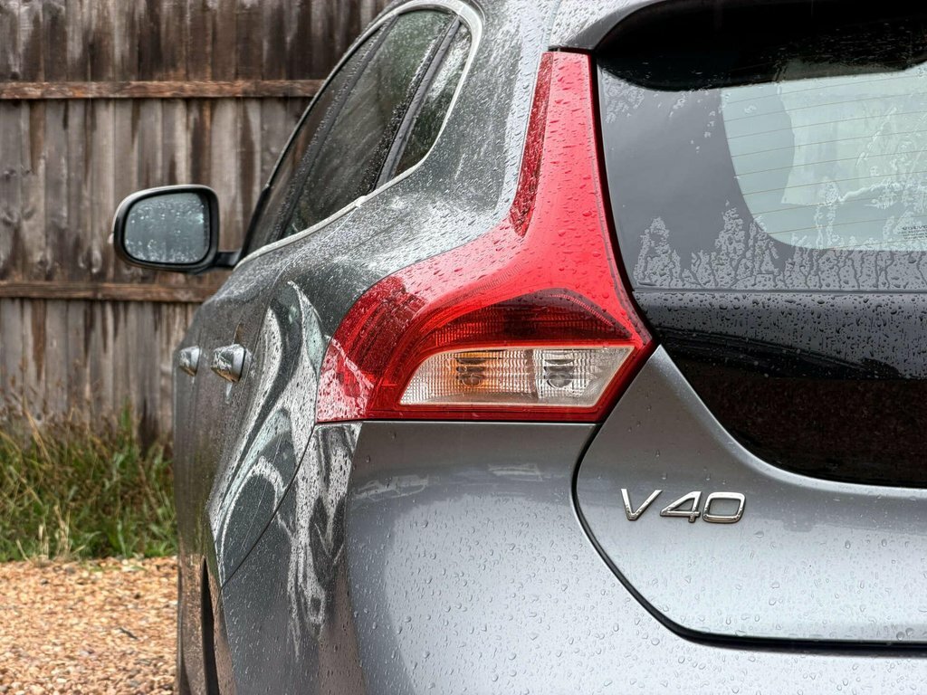 Volvo V40 2L Momentum Grey #24