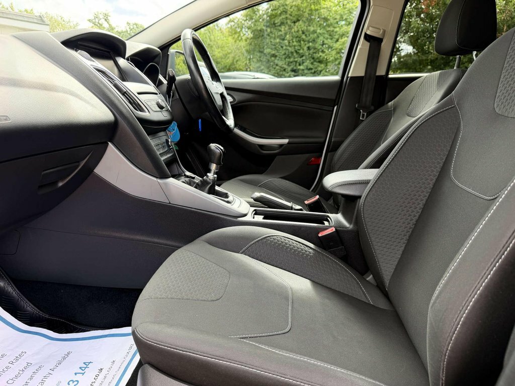 Ford Focus 1L Zetec Silver #6