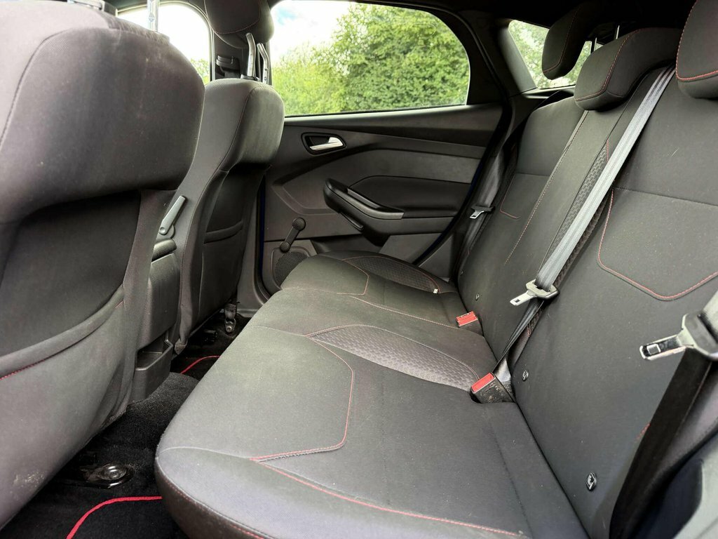 Ford Focus 1.0T Ecoboost St Line Hatchback Blue #35