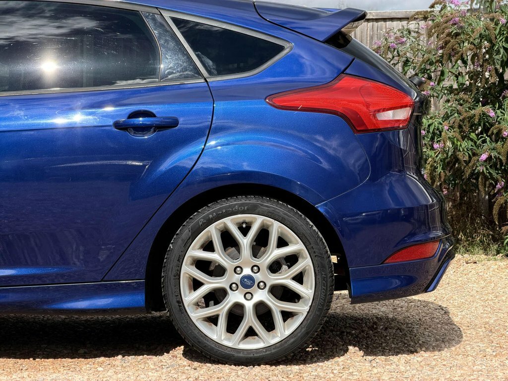 Ford Focus 1.0T Ecoboost St Line Hatchback Blue #21