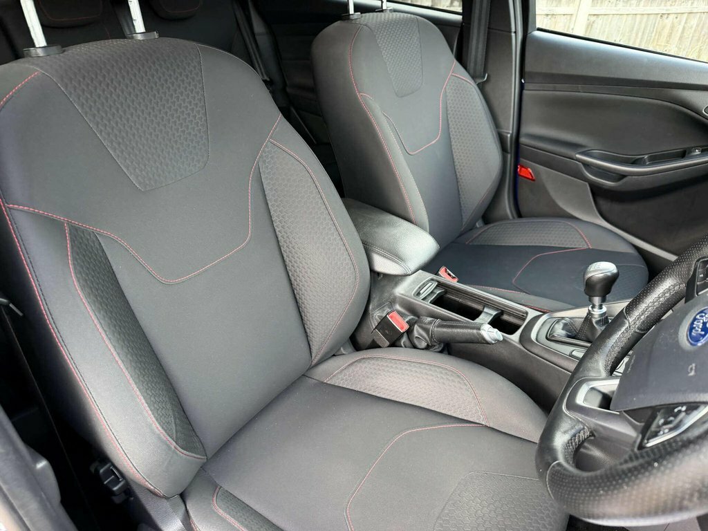 Ford Focus 1.0T Ecoboost St Line Hatchback Blue #28