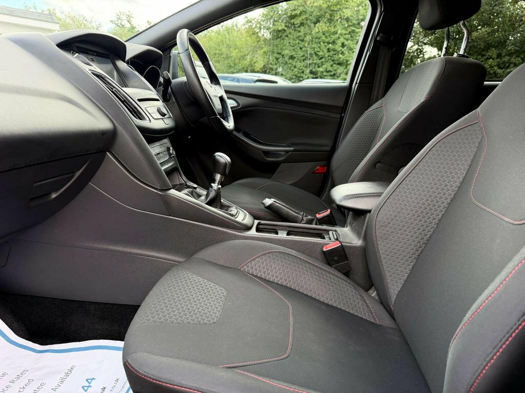 Ford Focus 1.0T Ecoboost St Line Hatchback Blue #30