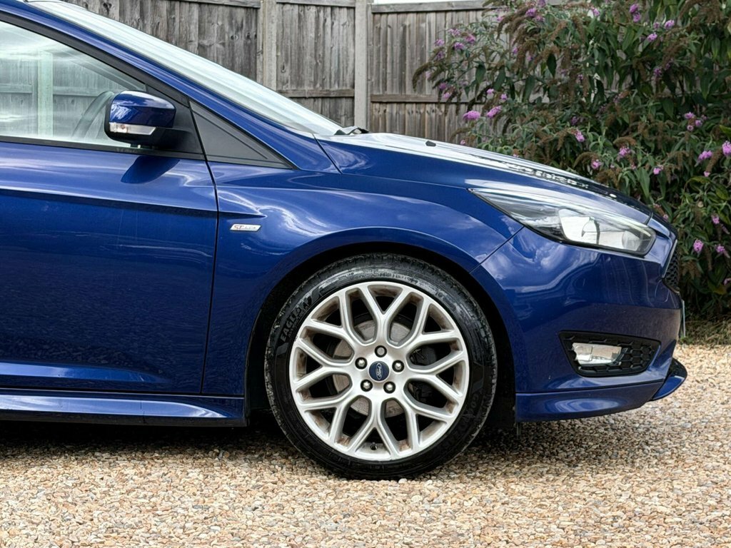 Ford Focus 1.0T Ecoboost St Line Hatchback Blue #20