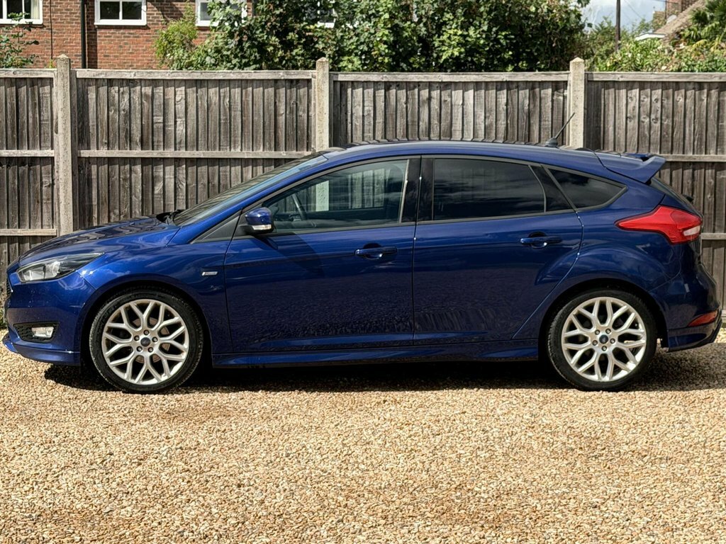 Ford Focus 1.0T Ecoboost St Line Hatchback Blue #14