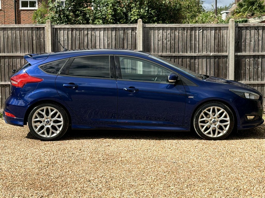 Ford Focus 1.0T Ecoboost St Line Hatchback Blue #13