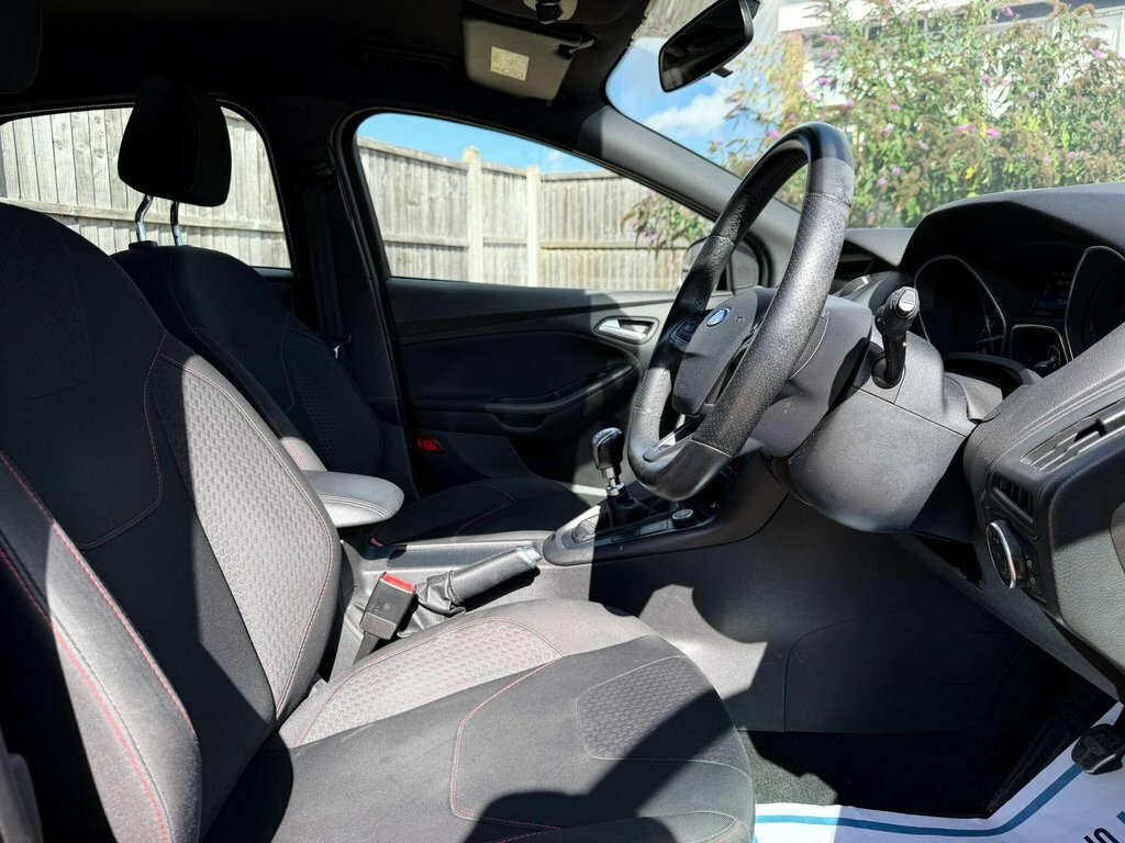 Ford Focus 1L St-line Black #5