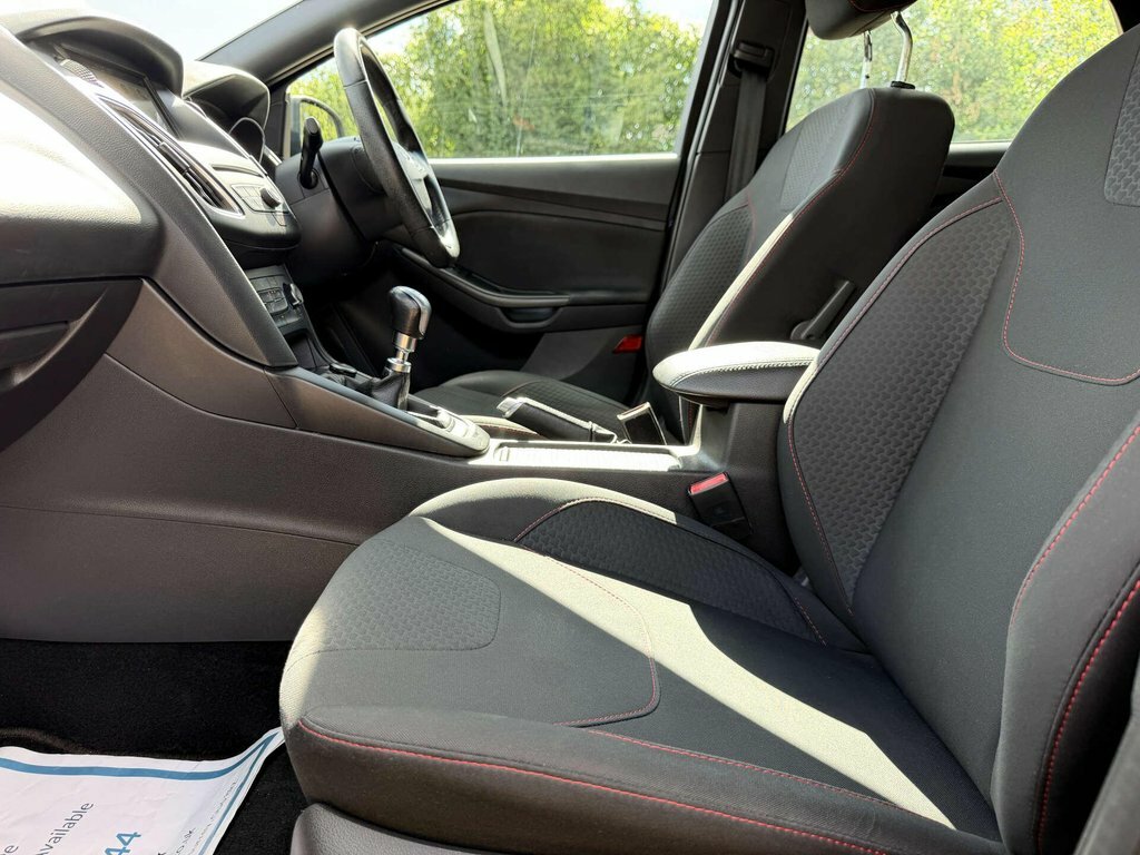 Ford Focus 1L St-line Black #6