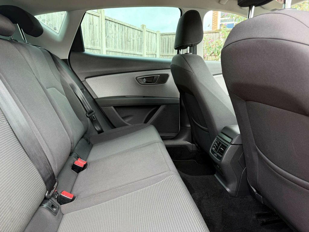 Seat Leon Estate 1.6 Tdi Se Technology St Dsg Euro 6 Ss 5 White #9