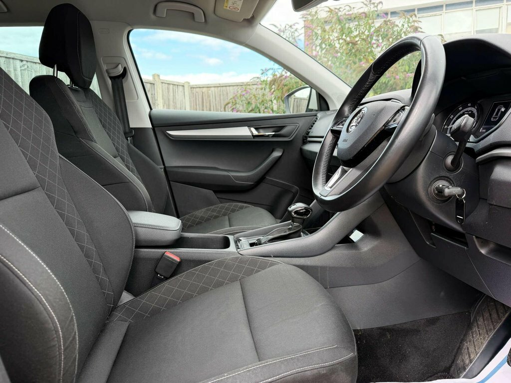 Skoda Karoq 1.5L Se Technology White #5