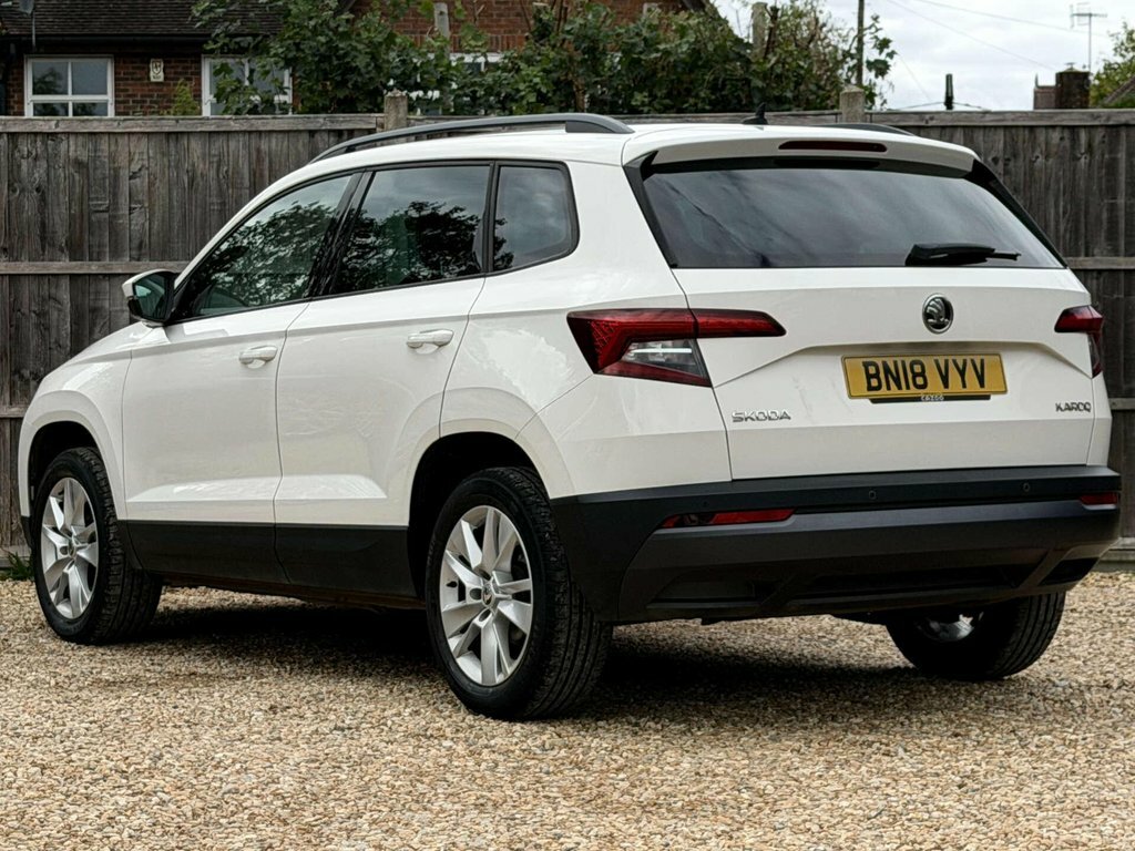 Skoda Karoq 1.5L Se Technology White #4