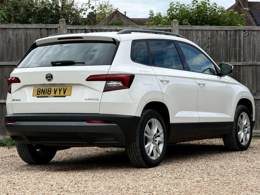 Skoda Karoq 1.5L Se Technology White #3