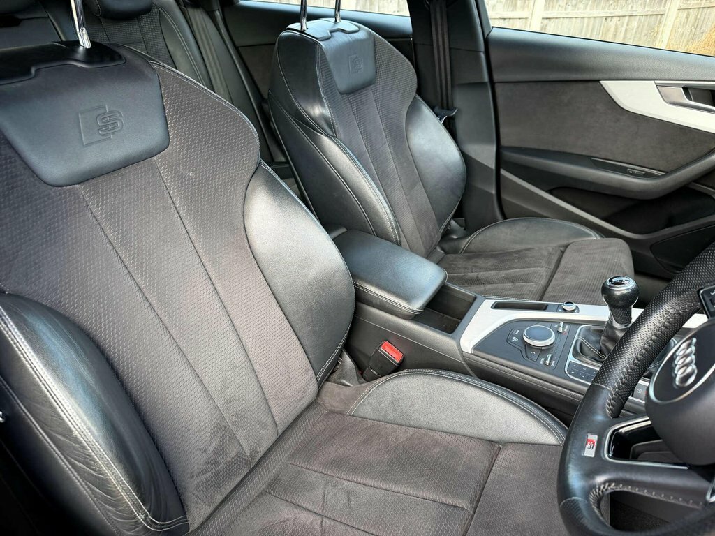 Audi A4 1.4L S Line Black #4