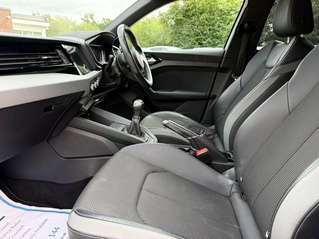 Audi A1 1L S Line White #6