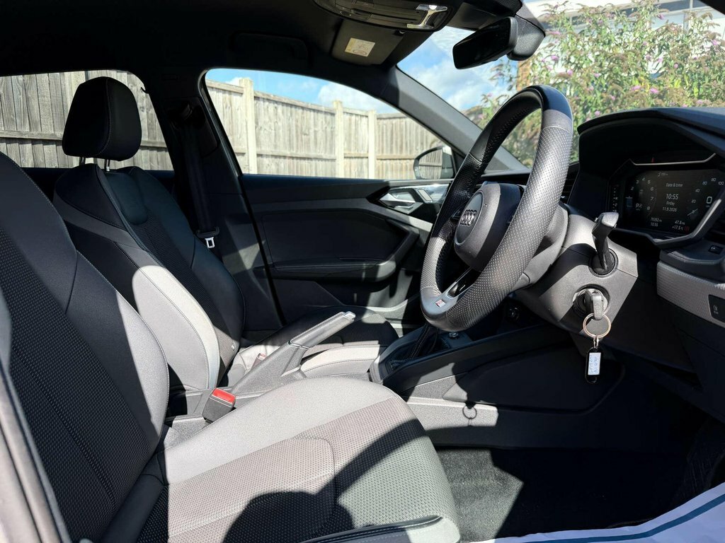 Audi A1 1.5L S Line Grey #5