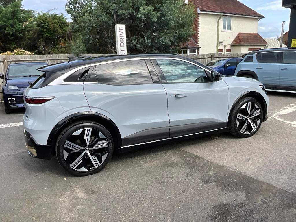 Renault Megane E-Tech 60Kwh Iconic Hatchback #3