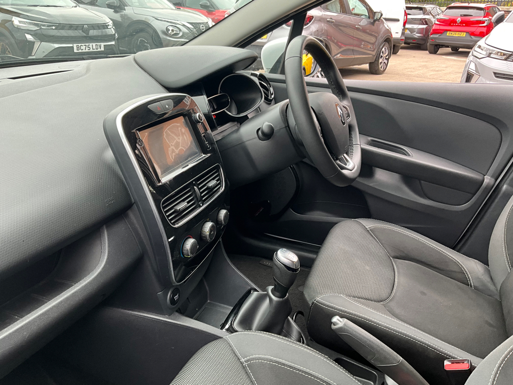 Renault Clio 1.2 16V Dynamique Nav Hatchback Red #17