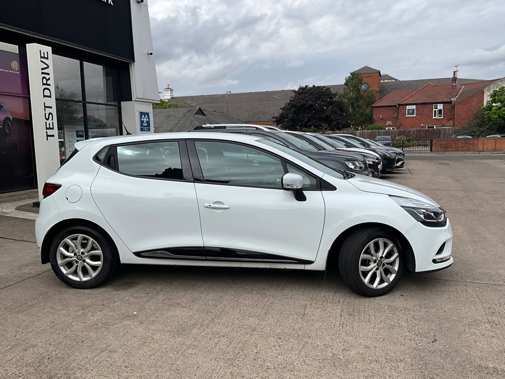 Renault Clio 1.2 16V Dynamique Nav Hatchback #3
