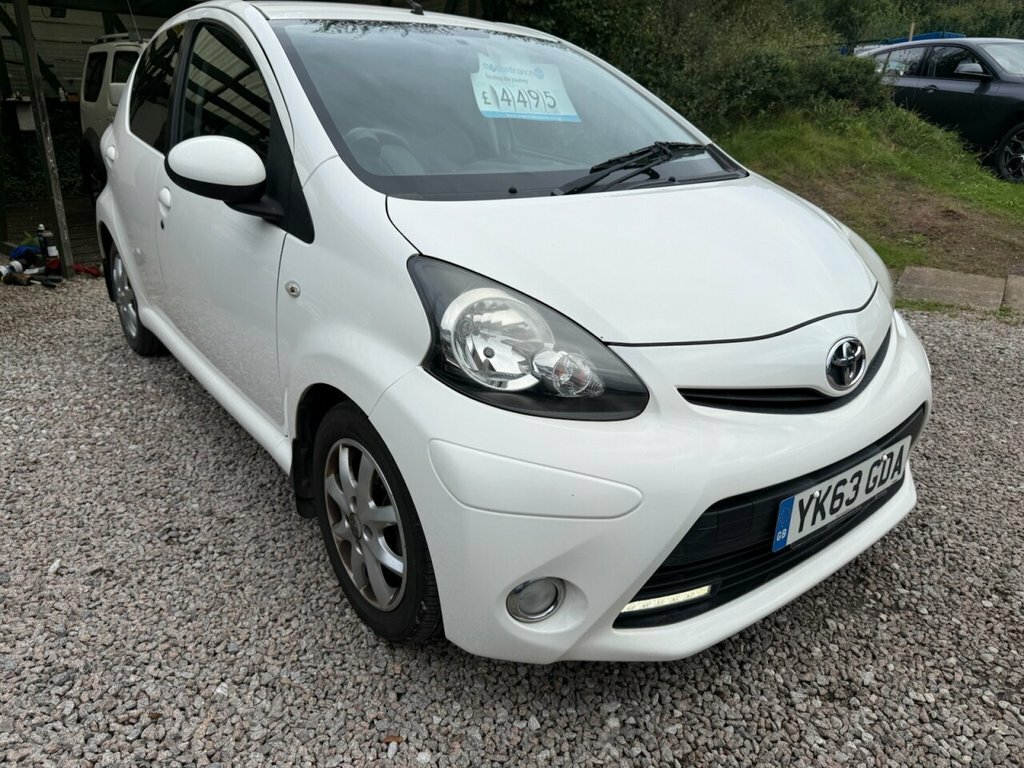 Toyota Aygo 1L Mode White