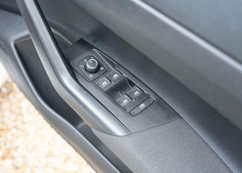 Volkswagen Polo Active White #29