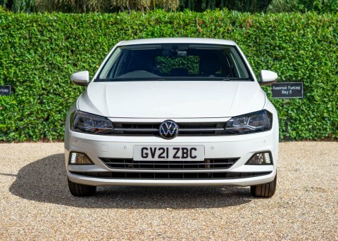 Volkswagen Polo Active White #9