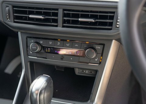 Volkswagen Polo Active White #21