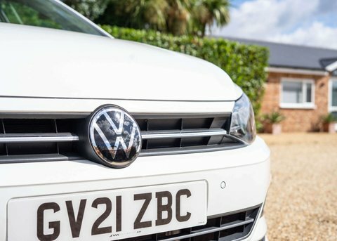Volkswagen Polo Active White #37