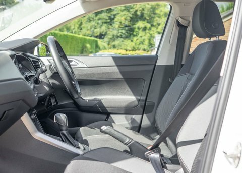 Volkswagen Polo Active White #10