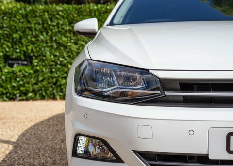 Volkswagen Polo Active White #38
