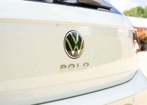 Volkswagen Polo Active White #32