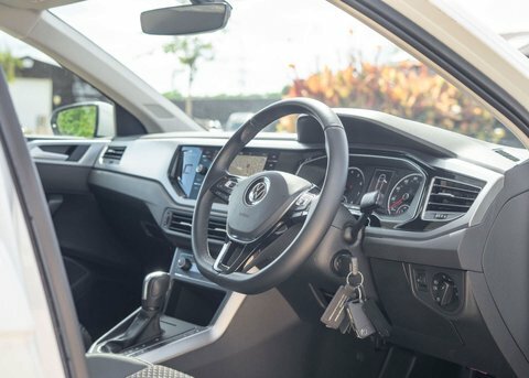 Volkswagen Polo Active White #14