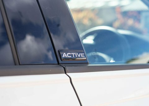 Volkswagen Polo Active White #31