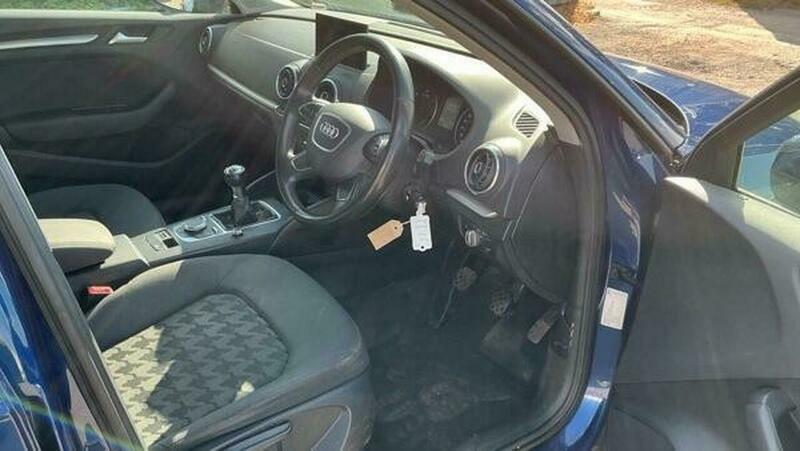 Audi A3 1.6 Tdi Se Sportback FW13KGN Blue #6