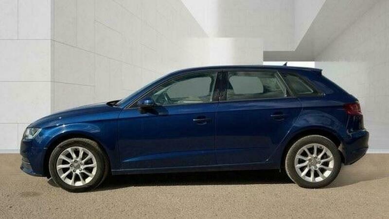 Audi A3 1.6 Tdi Se Sportback FW13KGN Blue #4