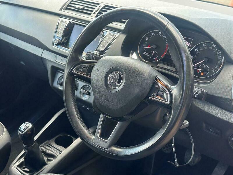 Skoda Fabia Redline White #14
