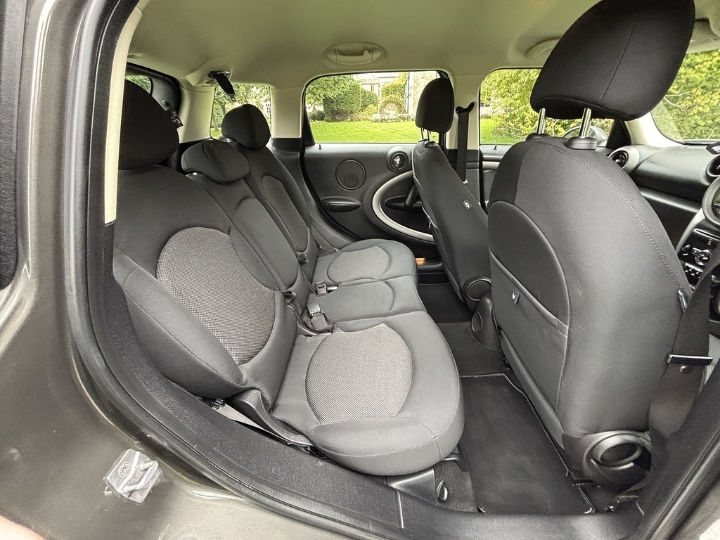 Mini Countryman One White #25